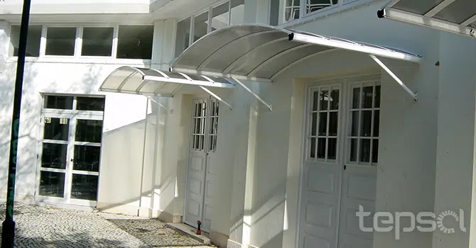 Coberturas para Portas de Entrada