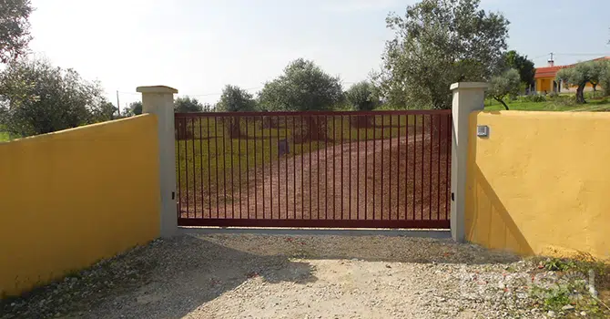 Portões e Automatismos - Portões de Entrada LA100 Plano