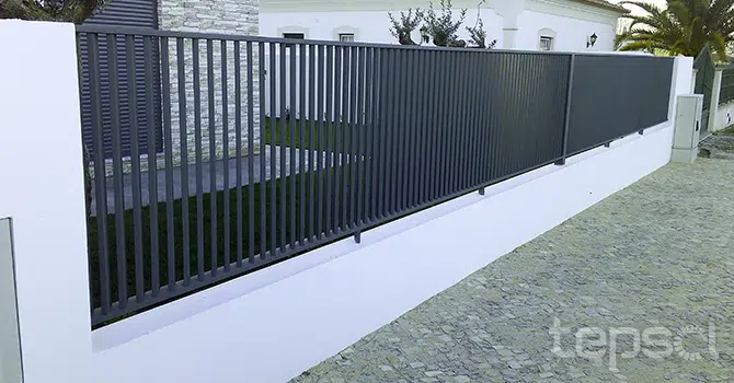 Portões e Automatismos - Portões de Entrada com Painel Ripado