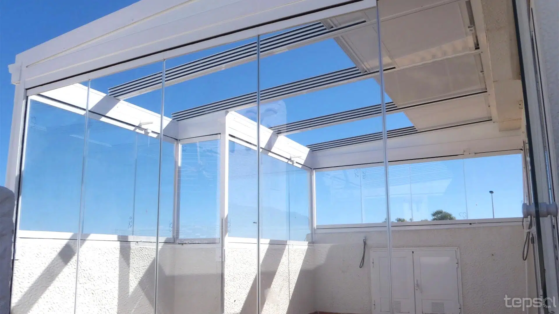Proteção Solar de Coberturas e Claraboias